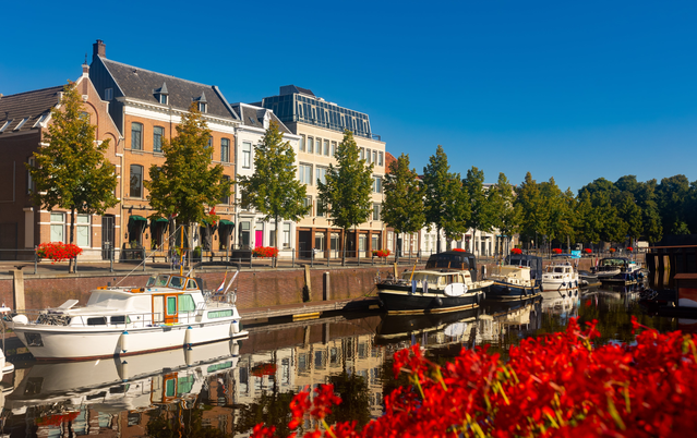 Mark Rivers dijk in Breda, Netherlands. door BearFotos (bron: Shutterstock)
