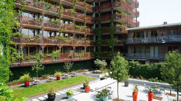 De woonunits van North Orleans in Amsterdam zijn 30m2 groot en hebben elk een eigen balkon op west, zuid of oost, zodat bewoners altijd op een tijdstip van de dag in de zon kunnen zitten. Een essentiële kwaliteit, volgens Mastenbroek. door SeARCH (bron: SeARCH)