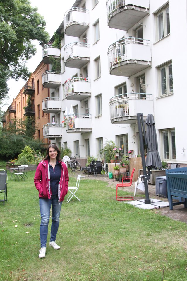 Darinka Czischke bij cohousing project “Färdknäppen” in Stockholm. door Kerstin Kärnekull (bron: TU Delft)