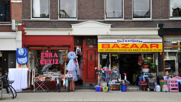 "‘Esra Ceyiz’ en ‘De Zwartjanse Baz" (CC BY 2.0) by FaceMePLS door FaceMePLS (bron: Flickr)
