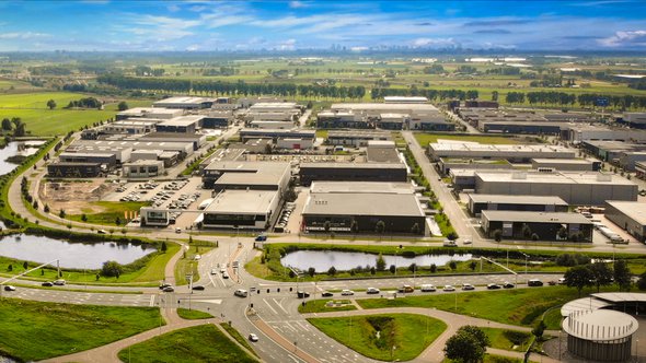 Luchtfoto bedrijventerrein Coenecoop, Waddinxveen door KiwiK (bron: Shutterstock)