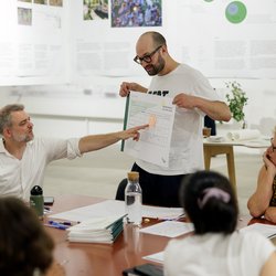 Ruimtelijke Rechtvaardigheid.jpg door Aad Hoogendoorn (bron: Rotterdamse Architectuur Maand 2026)