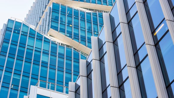 Zuidas in Amsterdam door Daan Kloeg (bron: shutterstock)