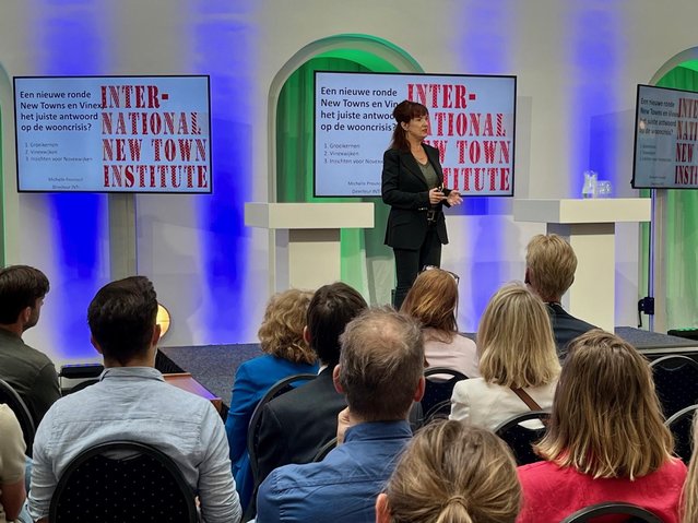 Michelle Provoost bij de Academielezing International New Town Institute door PBL (bron: PBL)