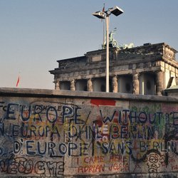muur berlijn flickr door Aad van der Drift (bron: Wikimedia commons)
