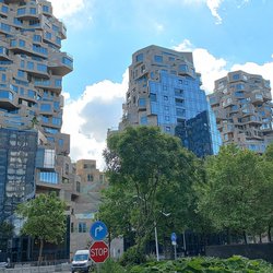 Valley, Amsterdam-Zuidas door Ceescamel (bron: Wikimedia Commons)