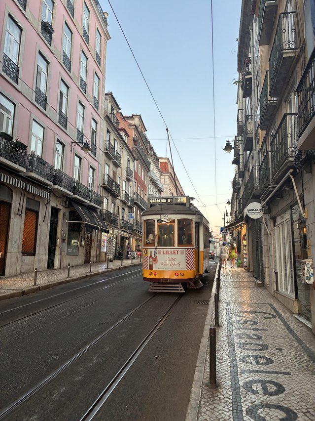 Straatbeeld Lissabon door Edwin Greuter (bron: Edwin Greuter)