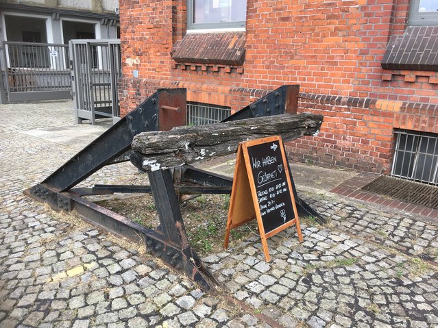 Stootblok Überseestadt Bremen door Kees de Graaf (bron: Gebiedsontwikkeling.nu)