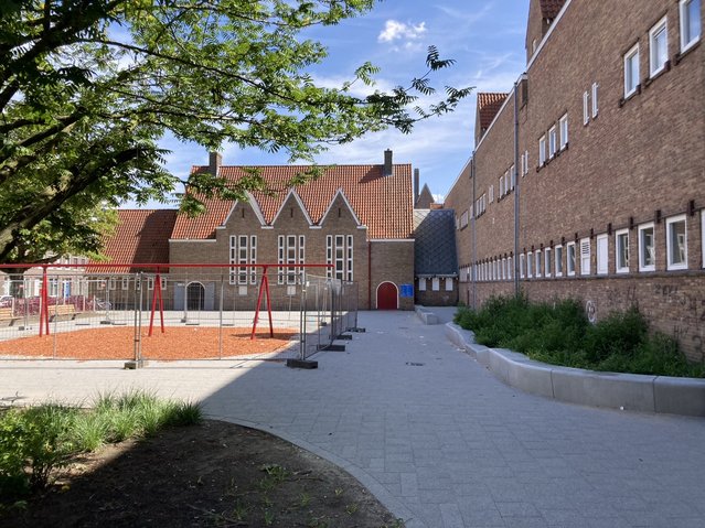 School Zwartewaalstraat Tarwewijk door Teun van den Ende (bron: Teun van den Ende)