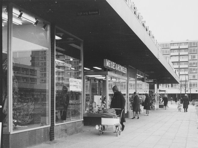 Osddorpplein 1964 door Stadsarchief Amsterdam (bron: Uitgeverij Thoth)