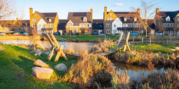 Kleine waterspeeltuin in nieuwbouwwijk "park Triangel" in Waddinxveen, Nederland door Menno van der Haven (bron: Shutterstock)