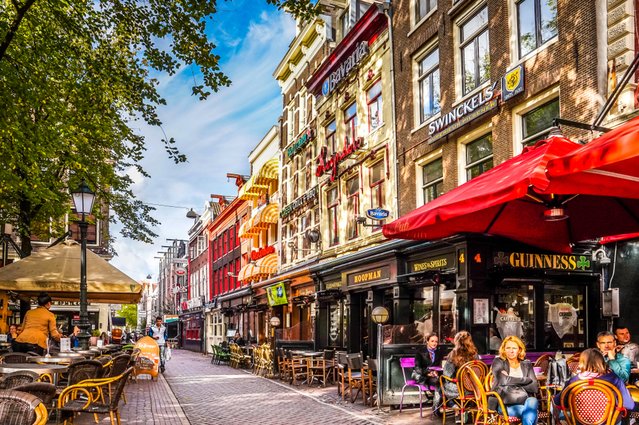 Leidseplein, Amsterdam door Harry Beugelink (bron: shutterstock)