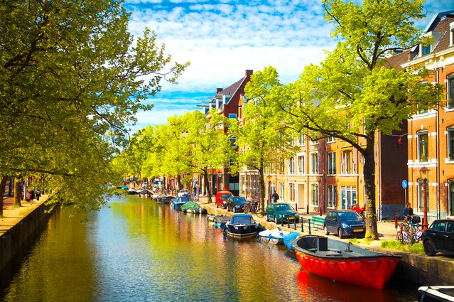 Gracht Amsterdam door Skreidzeleu (bron: shutterstock)