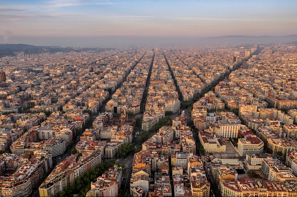 Aerial view of Barcelona door StockBrunet (bron: Shutterstock)