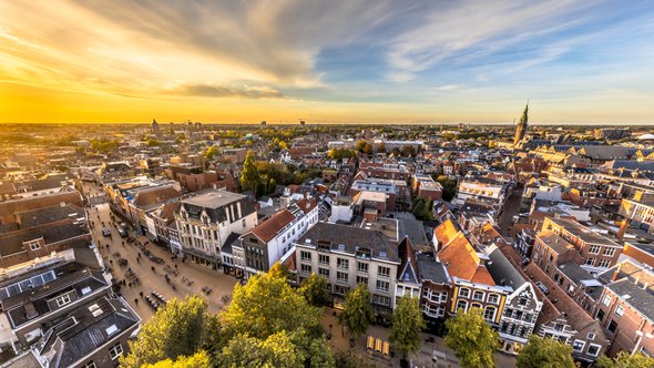 Luchtfoto binnenstad Groningen door Rudmer Zwerver (bron: Shutterstock)