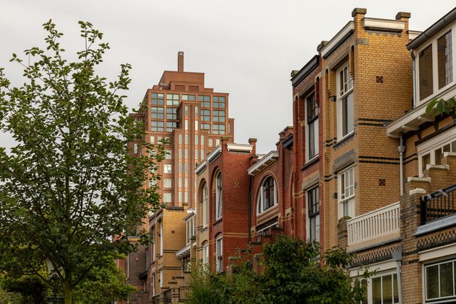 Gebouw Rijksdienst voor Ondernemend Nederland door Fernando Duarte Nogueira (bron: shutterstock)