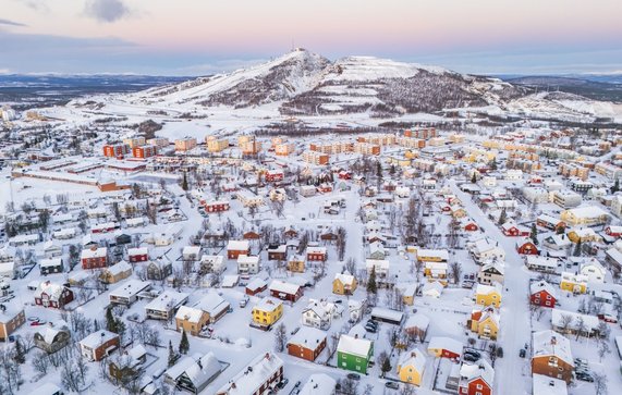 Kleurrijke huizen in Kiruna, Zweden door JohnNilsson (bron: Shutterstock)