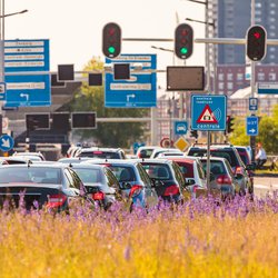 Druk verkeer, Amsterdam door Martin Bergsma (bron: shutterstock.com)