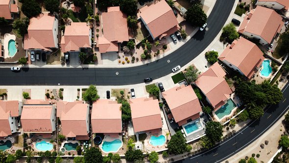 Suburbia_Photo by Avi Waxman on Unsplash door Avi Waxman (bron: Unsplash)