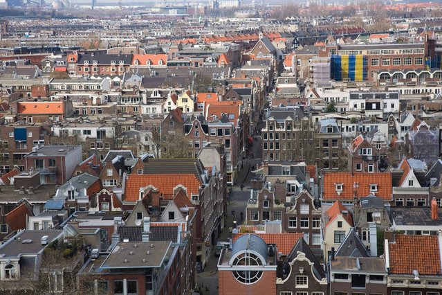 Vogelvlucht over de Jordaan in Amsterdam door Robert Harding Video (bron: Shutterstock)