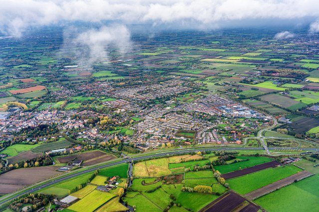 Luchtfoto Eindhoven door Greens and Blues (bron: shutterstock.com)