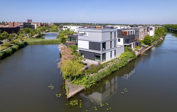Modern huis in Leidsche Rijn, Utrecht door Maarten Zeehandelaar (bron: Shutterstock)