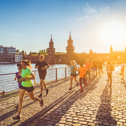 Hardlopers in de stad door canadastock (bron: Shutterstock)