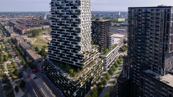 Hoogbouwtorens in de hub Hoog Catharijne door Maarten Zeehandelaar (bron: Shutterstock)