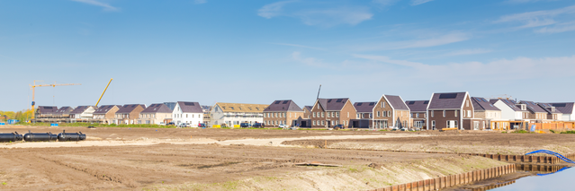 Woningen in aanbouw, Veenendaal door INTREEGUE Photography (bron: Shutterstock)