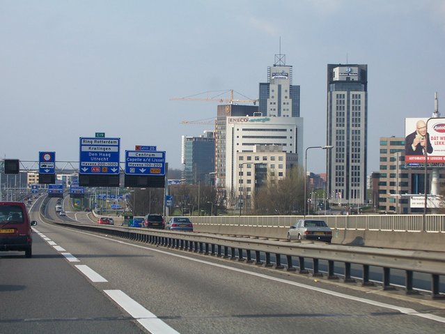 Bedrijventerrein Rivium in Capelle aan den IJssel, vanaf de A16 door Steven Lek (bron: Wikimedia Commons)