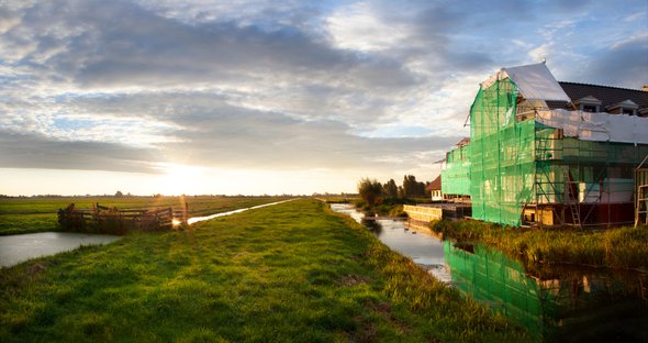 Bouwplaats in de polder door Peter de Kievith (bron: Shutterstock)