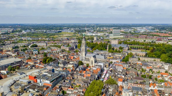 Luchtfoto drone Breda - Noord Brabant door Makeda Art (bron: Shutterstock)