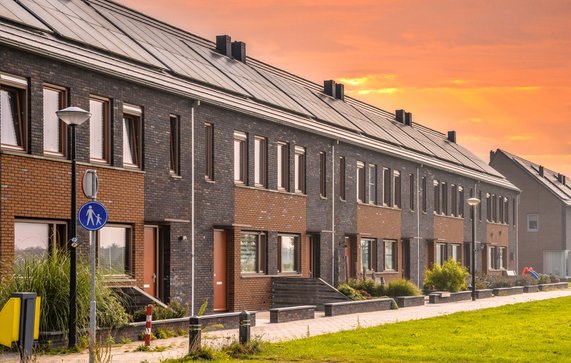 Rij huizen door Rudmer Zwerver (bron: Shutterstock)