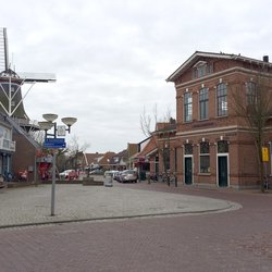 Winsum Hoofdstraat - Groningen door Husky (bron: commons.wikimedia.org)