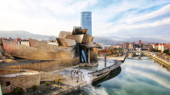 Guggenheim Bilbao, toerisme -> Photo by Jorge Fernández Salas on Unsplash door Jorge Fernández Salas (bron: Unsplash)