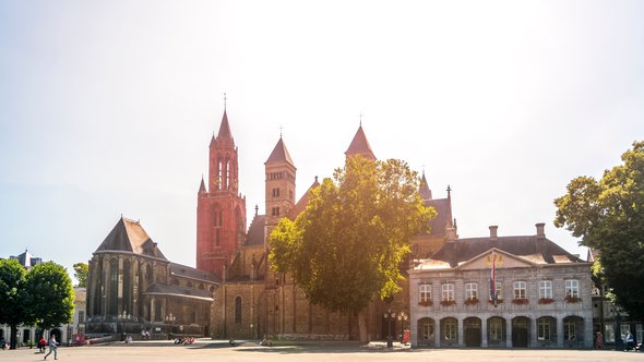 Vrijthof, Maastricht door Sina Ettmer Photography (bron: Shutterstock)