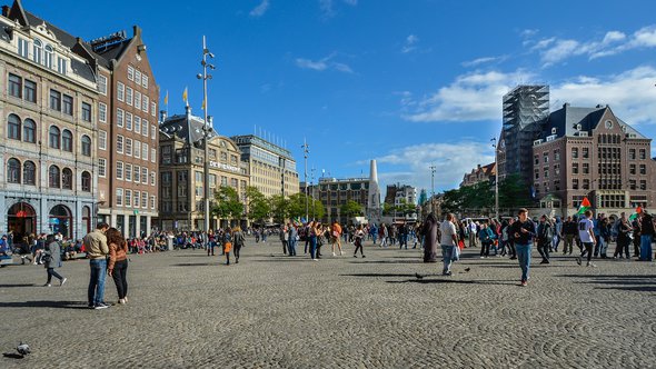 Amsterdam plein mensen - Pixabay, 2020 door user32212 (bron: Pixabay)