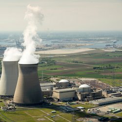Kerncentrale bij Doel, Antwerpen door Tom Buysse (bron: Shutterstock)
