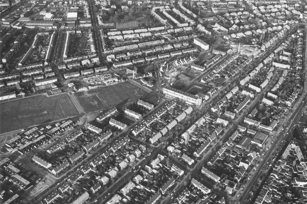 Luchtfoto van Hazenkamp door Regional Archives Nijmegen (bron: Wikimedia Commons)