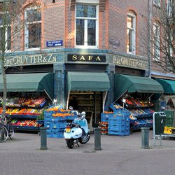 "’Safa’ van Hogendorpstraat Amsterdam" (CC BY 2.0) by FaceMePLS door FaceMePLS (bron: Flickr)