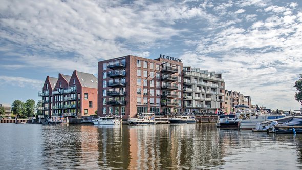 De recent gebouwde woningbouw Kraanbolwerk, Zwolle door Frans Blok (bron: Shutterstock)