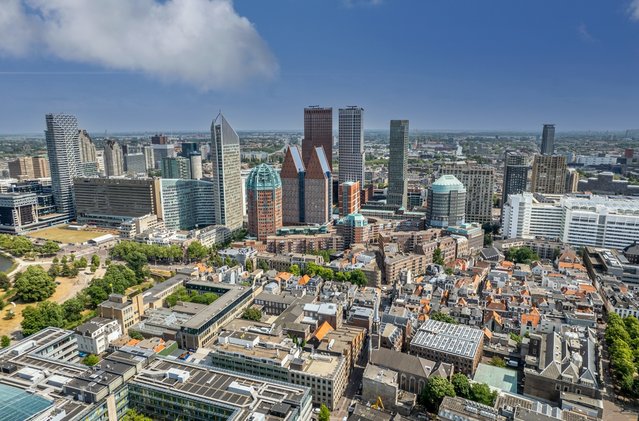 Luchtfoto van het centrum van Den Haag door Brookgardener (bron: Shutterstock)