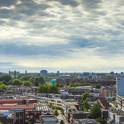 Utrecht city from top. General view from hight point at summer evening. door Unique Vision (bron: Shutterstock)