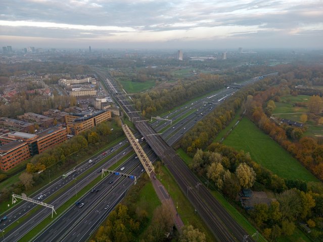 Luchtfoto van de A27 Ring Utrecht door Remke Luitjes (bron: Shutterstock)