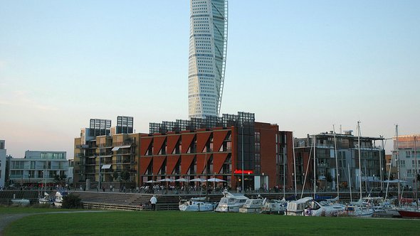 Western Harbour district Malmö door Dkpc (bron: Wikimedia Commons)