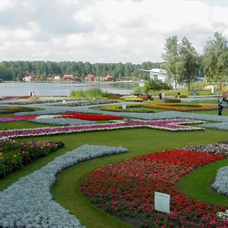floriade "Floriade - Main Garden" (CC BY-SA 2.0) by roger4336 door Roger (bron: Wikimedia Commons)