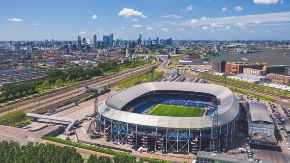 De Kuip, Rotterdam door uslatar (bron: Shutterstock)