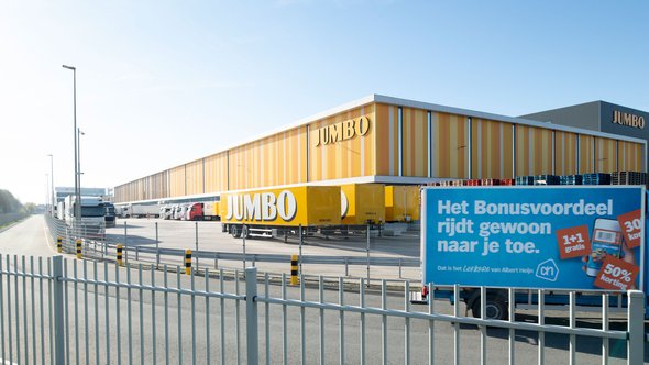 Jumbo distributiecentrum door Rufus de Vries (bron: gemaakt voor het project 'Grip op grootschalige bedrijfsvestigingen' in opdracht van BZK en EZK.)