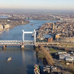 Oude Maas, Dordrecht door T.W. van Urk (bron: shutterstock)