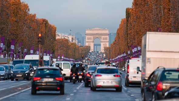 Champs-Elysees boulevard, Parijs door Dragos Asaftei (bron: shutterstock)